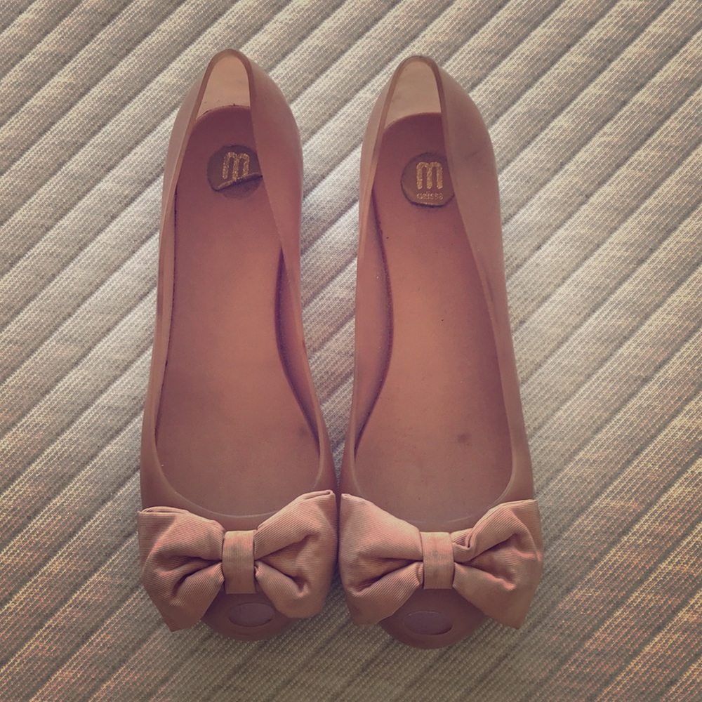 Pink flat shoes